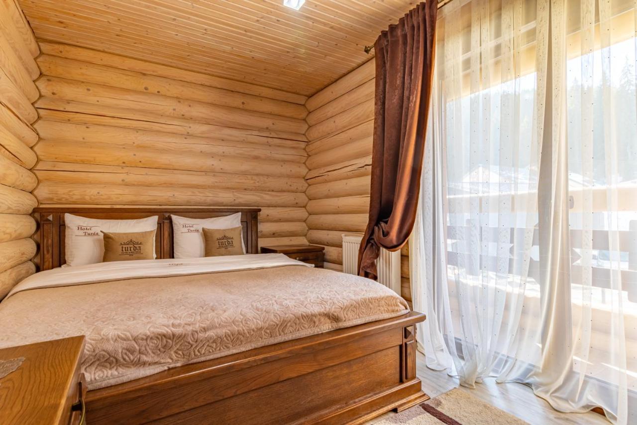 Guest House Turda บูโคเวล ภายนอก รูปภาพ