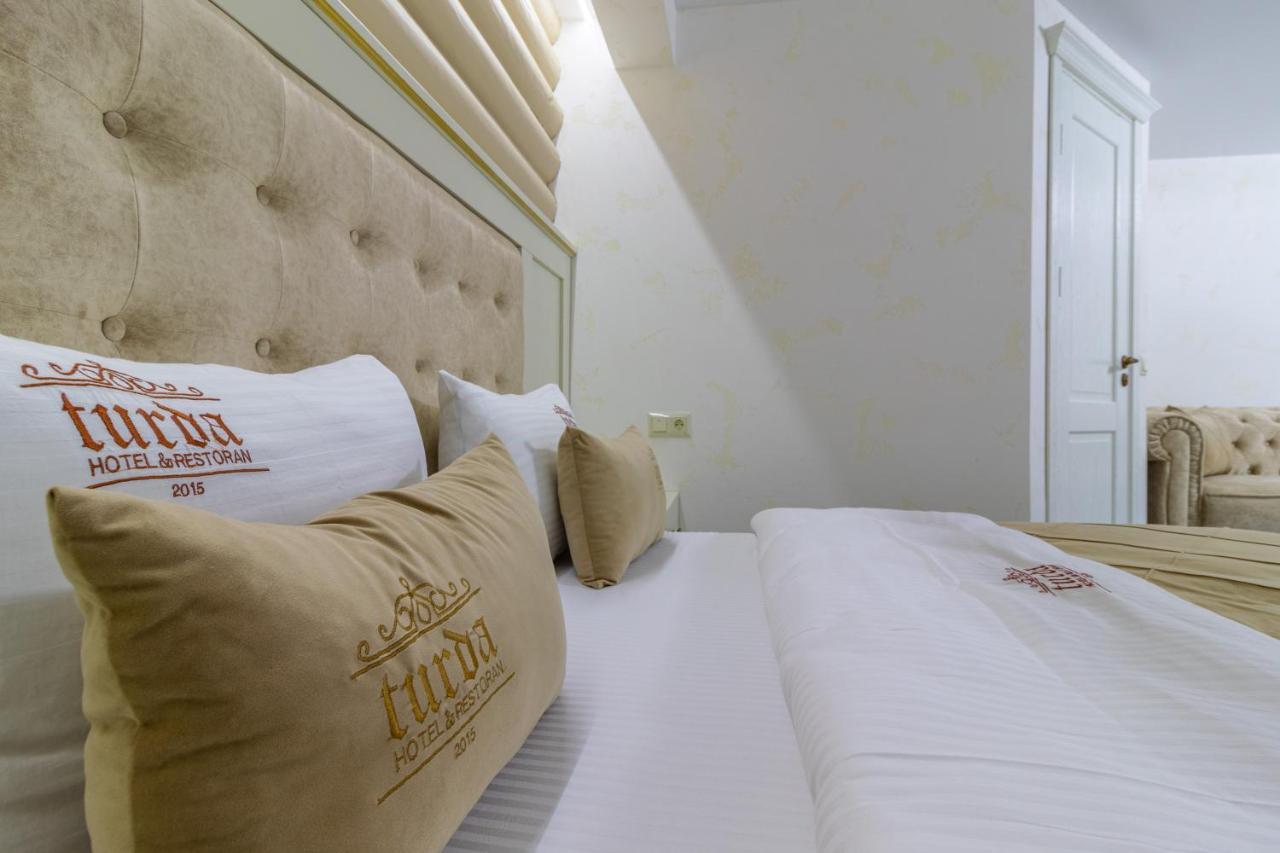 Guest House Turda บูโคเวล ภายนอก รูปภาพ