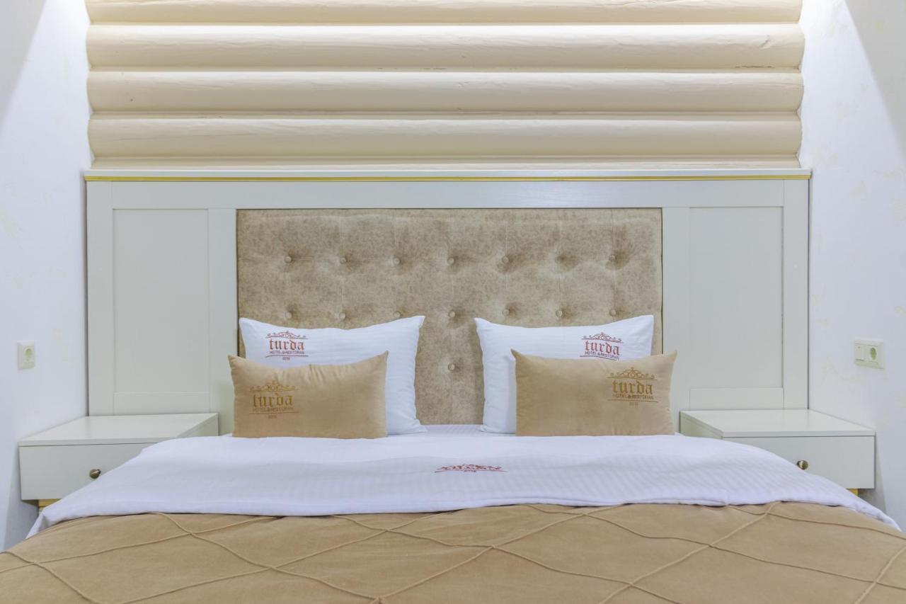 Guest House Turda บูโคเวล ภายนอก รูปภาพ